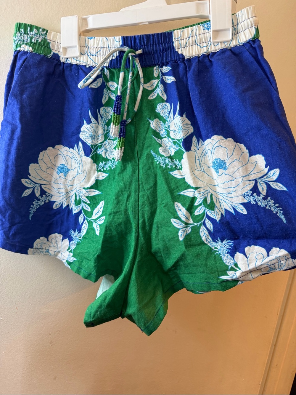 FARM Rio Soft Garden Blue Floral Linen Blend Shorts NWT Size Small - Picture 4 of 11